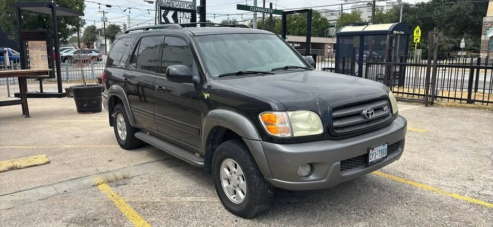 2003 Toyota Sequoia 1st Gen - Image 2 of 5