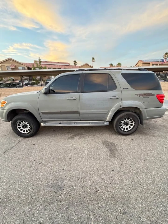 2003 Toyota Sequoia 1st Gen - Image 4 of 14