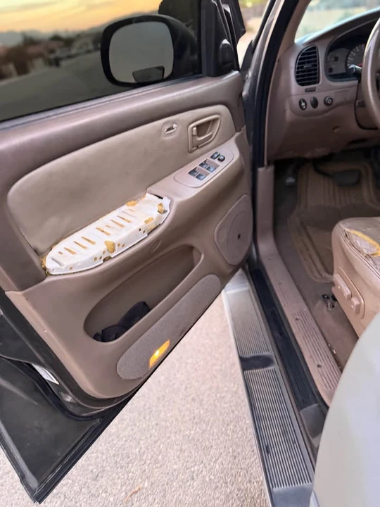 2003 Toyota Sequoia 1st Gen - Image 9 of 14