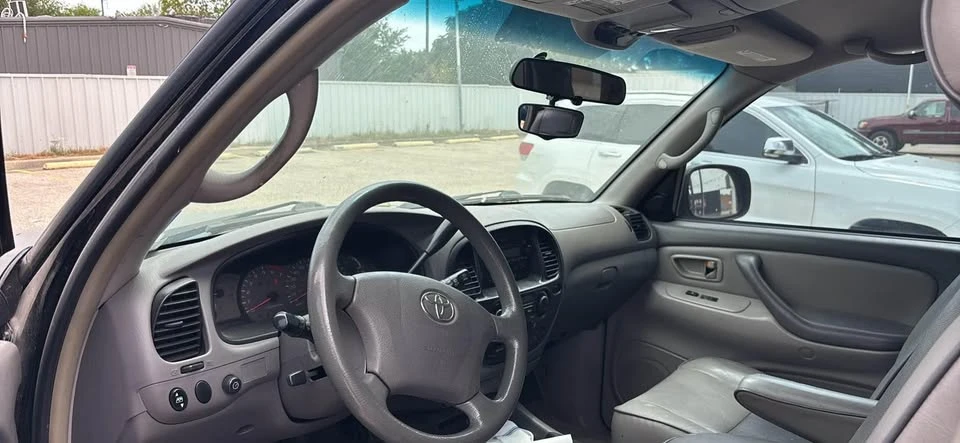 2003 Toyota Sequoia 1st Gen - Image 3 of 5
