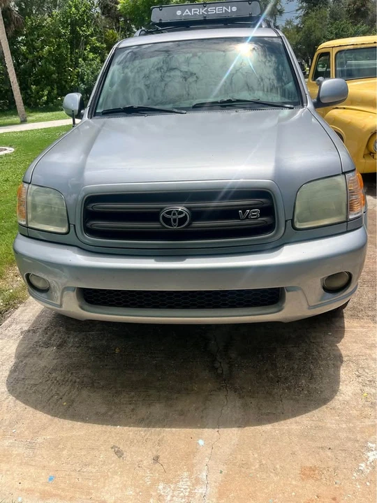 2003 Toyota Sequoia 1st Gen - Image 8 of 20