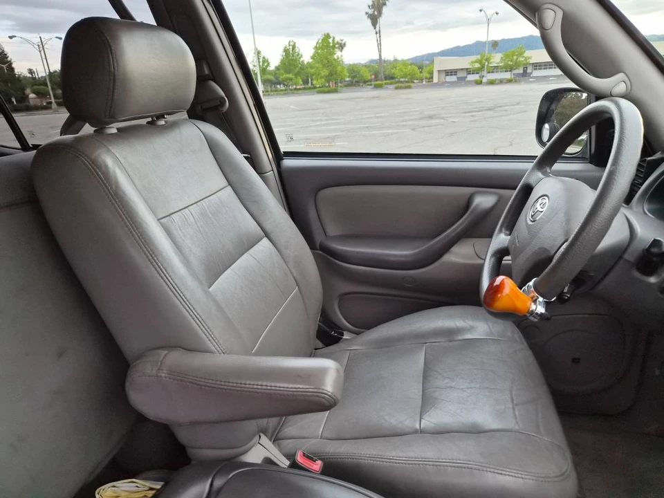2003 Toyota Sequoia 1st Gen - Image 10 of 19