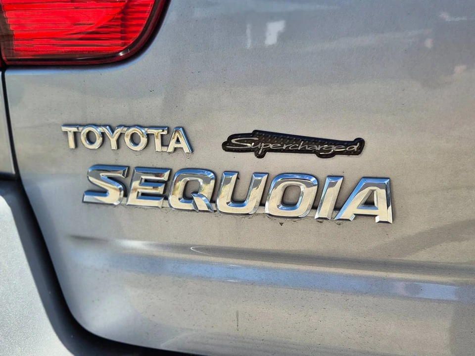 2003 Toyota Sequoia 1st Gen - Image 18 of 19