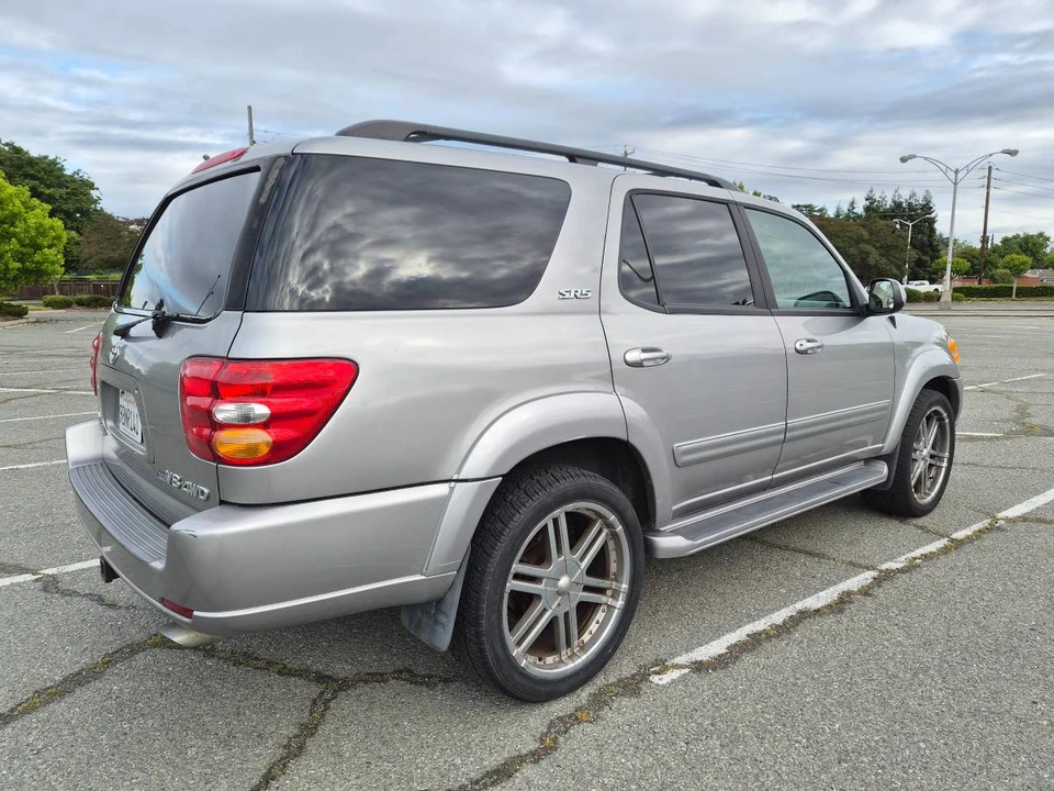 2003 Toyota Sequoia 1st Gen - Image 6 of 19