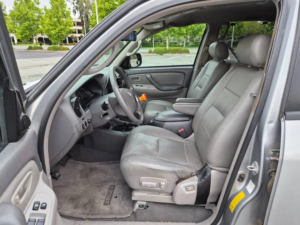 2003 Toyota Sequoia 1st Gen - Image 8 of 19