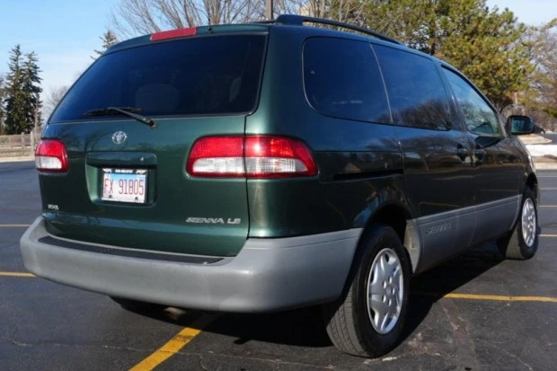 2003 Toyota Sienna 1st Gen - Image 2 of 8