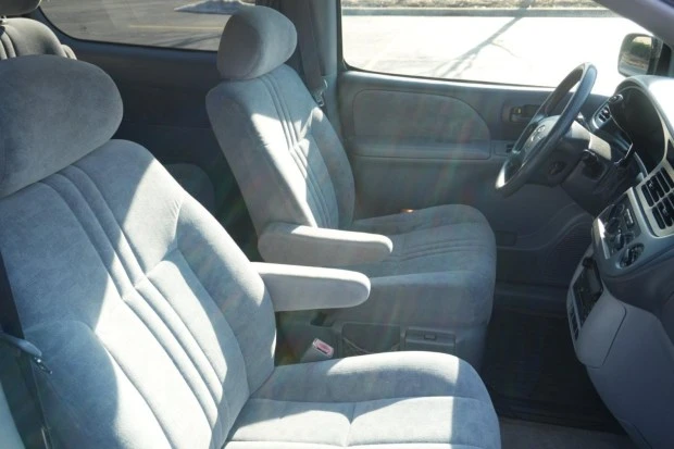 2003 Toyota Sienna 1st Gen - Image 4 of 8