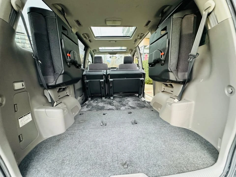 2003 Toyota Previa/Estima - Image 17 of 20