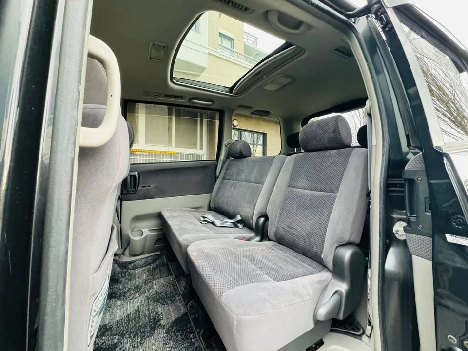 2003 Toyota Previa/Estima - Image 12 of 20