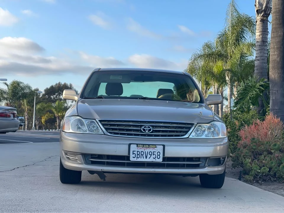 2003 Toyota Avalon 2nd Gen - Image 2 of 11