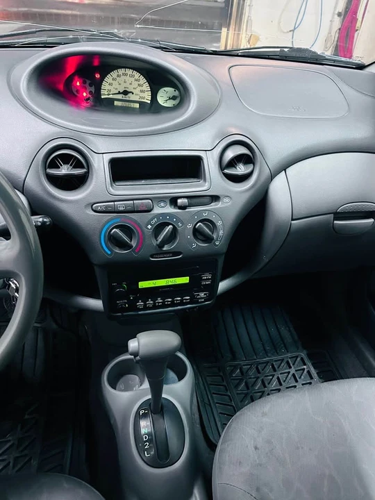 2003 Toyota Echo - Image 9 of 10