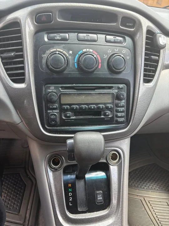 2003 Toyota Highlander - Image 10 of 11