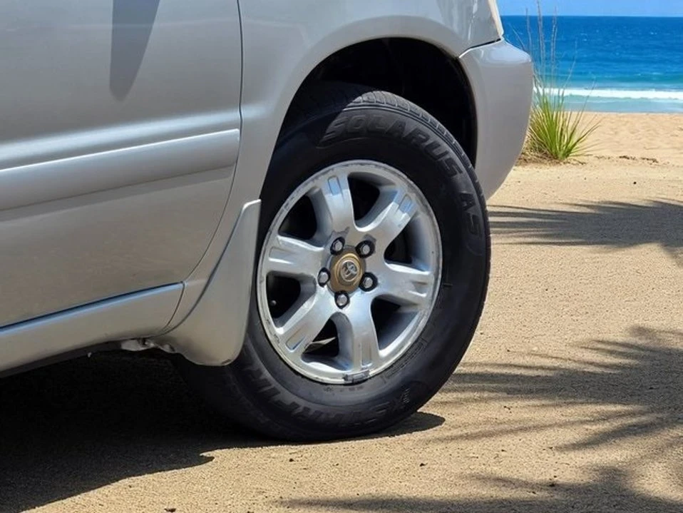 2003 Toyota Highlander - Image 8 of 20