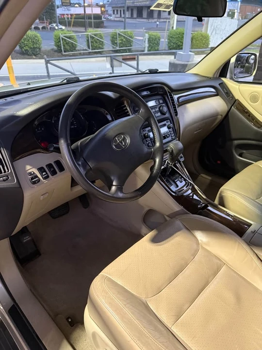 2003 Toyota Highlander - Image 8 of 18