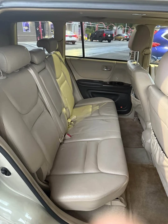 2003 Toyota Highlander - Image 15 of 18