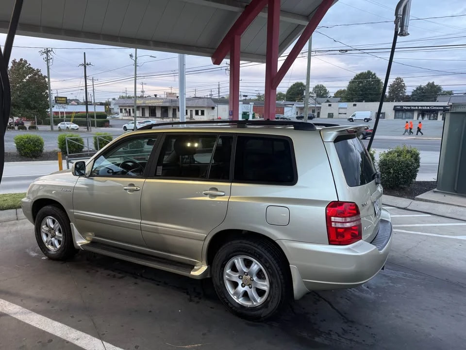 2003 Toyota Highlander - Image 2 of 18