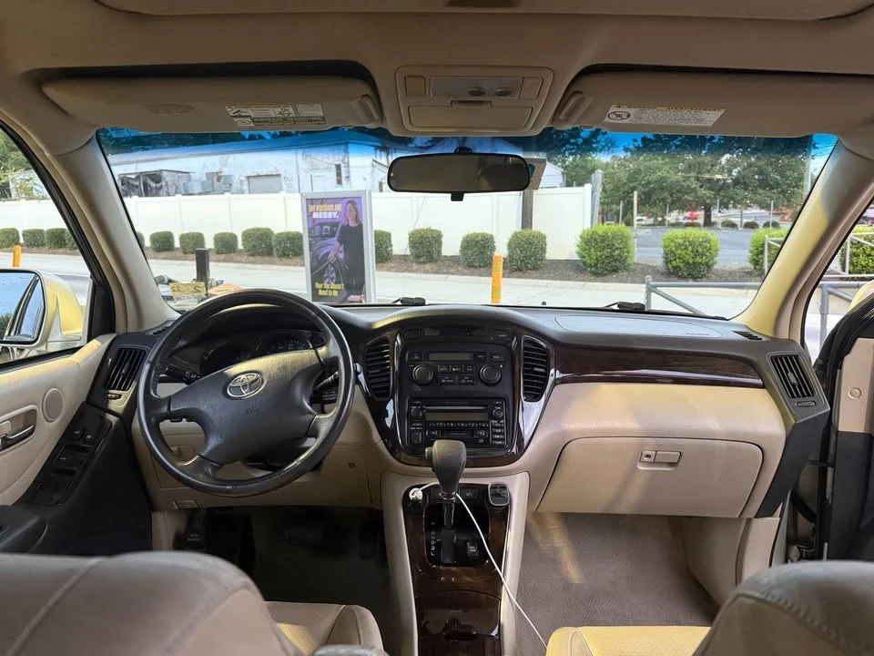 2003 Toyota Highlander - Image 14 of 18