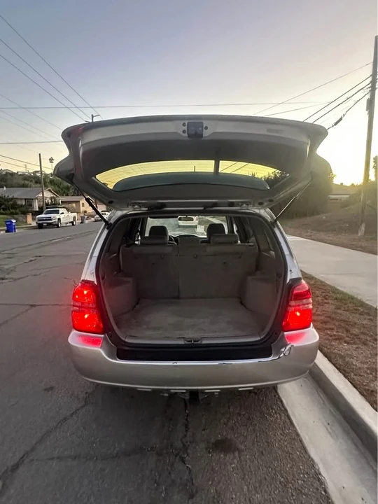 2003 Toyota Highlander - Image 10 of 11