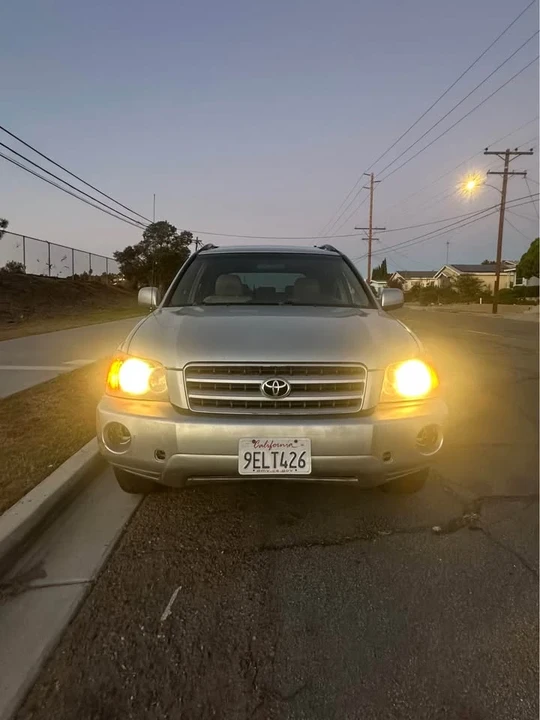 2003 Toyota Highlander - Image 2 of 11
