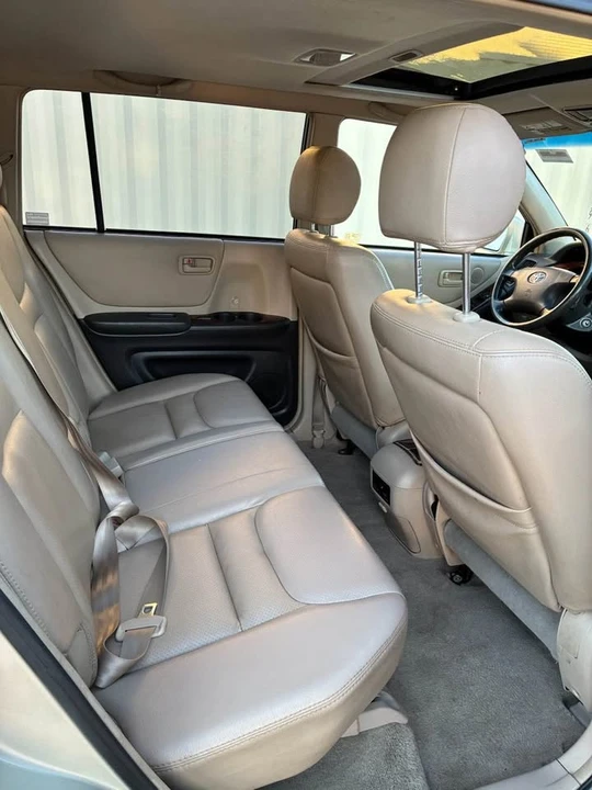 2003 Toyota Highlander - Image 9 of 12