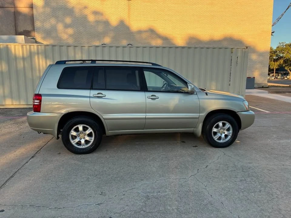 2003 Toyota Highlander - Image 2 of 12