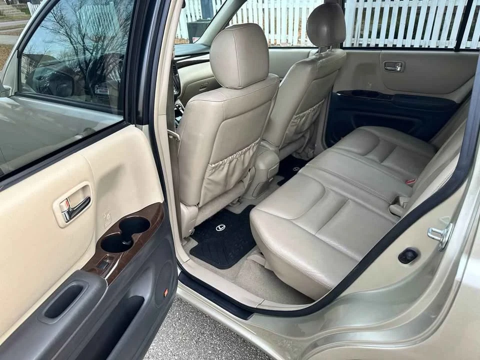 2003 Toyota Highlander - Image 9 of 13