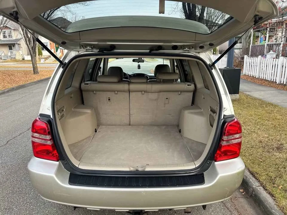 2003 Toyota Highlander - Image 10 of 13