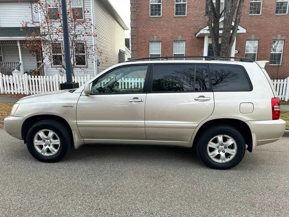 2003 Toyota Highlander - Image 3 of 13