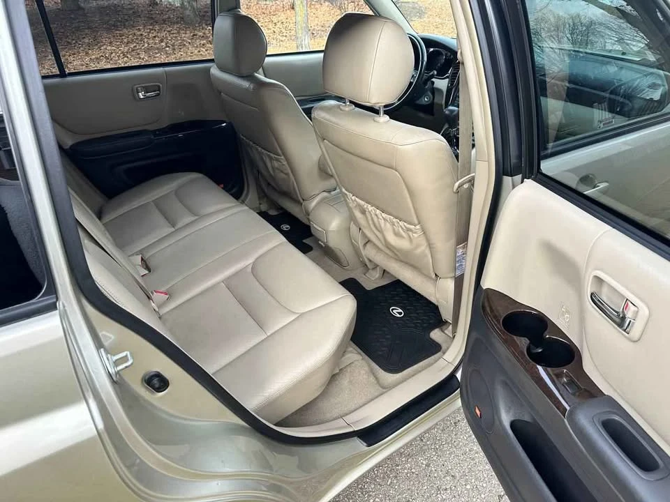 2003 Toyota Highlander - Image 11 of 13