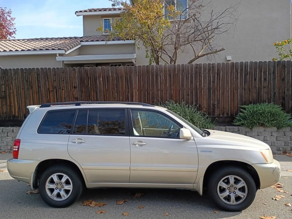 2003 Toyota Highlander - Image 2 of 4