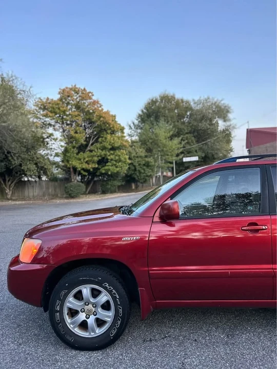 2003 Toyota Highlander - Image 2 of 10