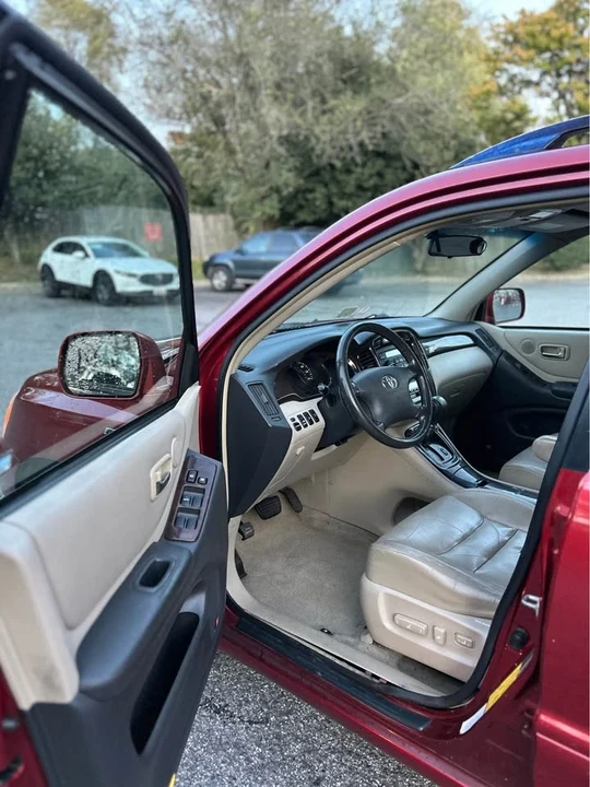 2003 Toyota Highlander - Image 8 of 10