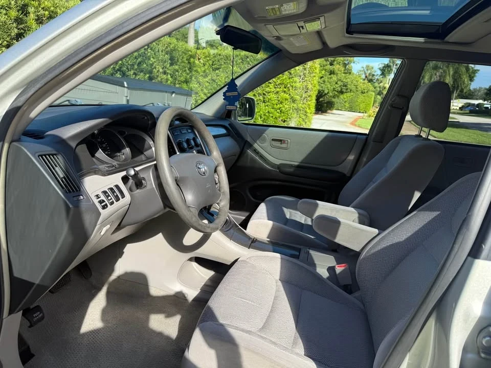 2003 Toyota Highlander - Image 6 of 9