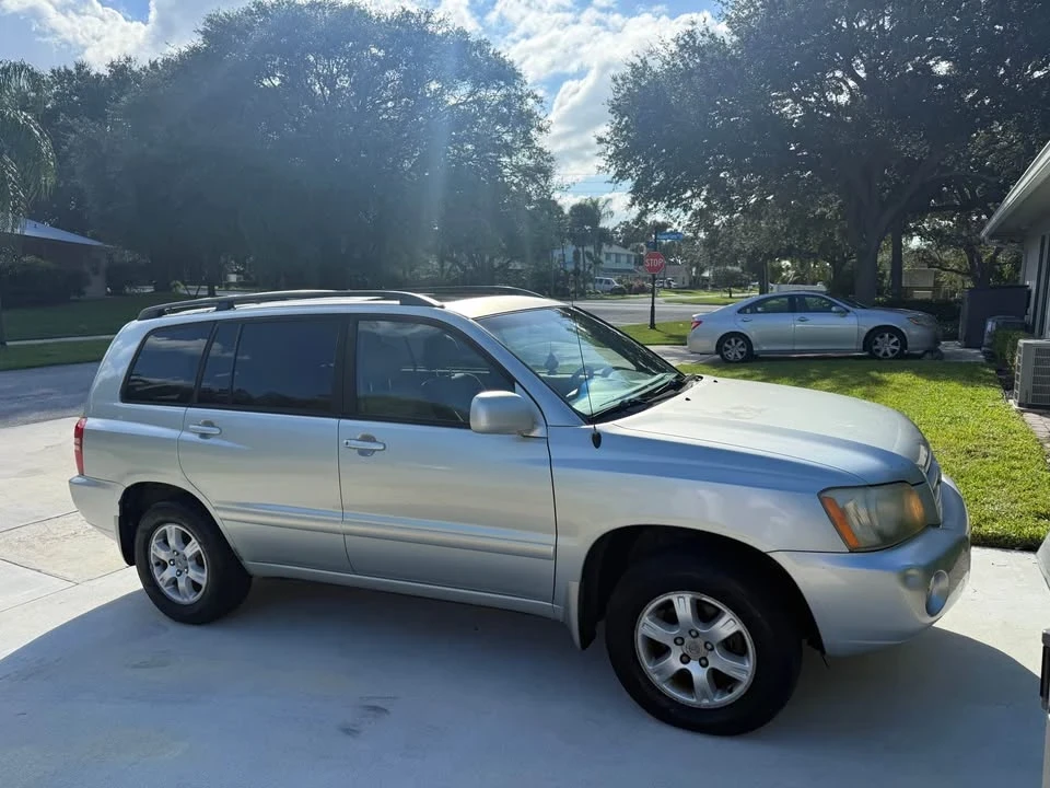 2003 Toyota Highlander - Image 2 of 9