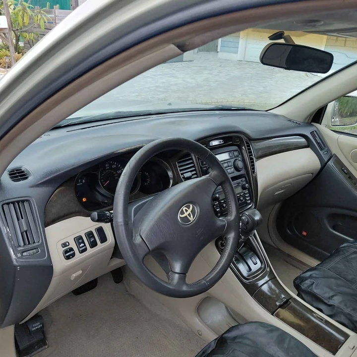 2003 Toyota Highlander - Image 9 of 10