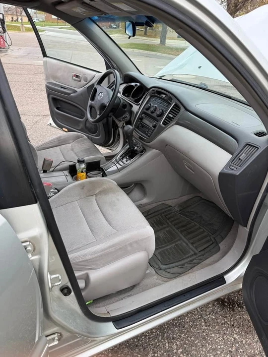 2003 Toyota Highlander - Image 5 of 13