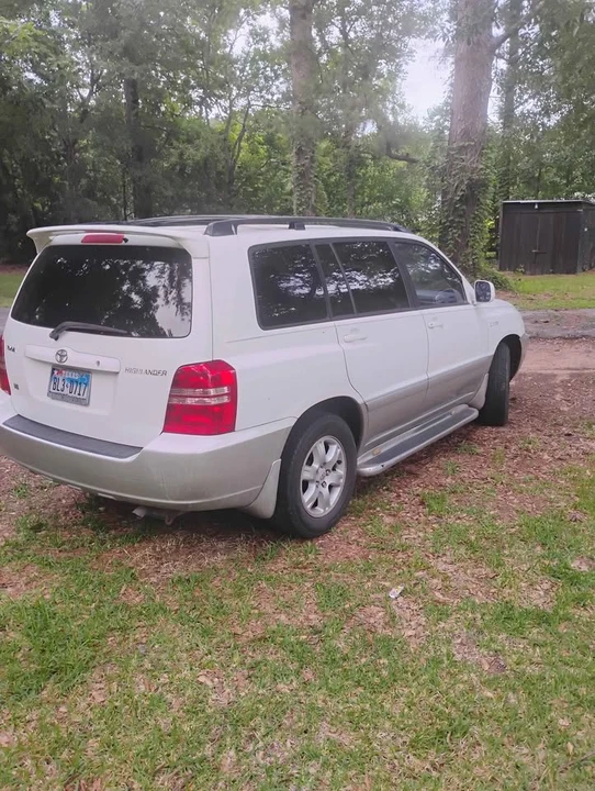 2003 Toyota Highlander - Image 8 of 11