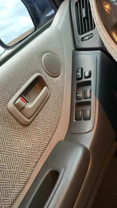 2003 Toyota Highlander - Image 12 of 16