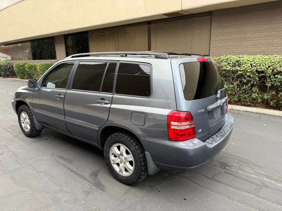 2003 Toyota Highlander - Image 2 of 10