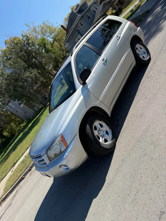 2003 Toyota Highlander - Image 2 of 12