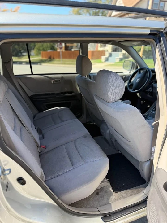 2003 Toyota Highlander - Image 9 of 13