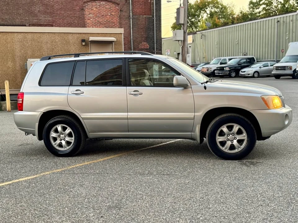 2003 Toyota Highlander - Image 9 of 15