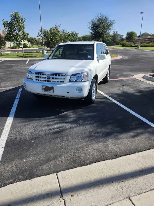 2003 Toyota Highlander - Image 2 of 13