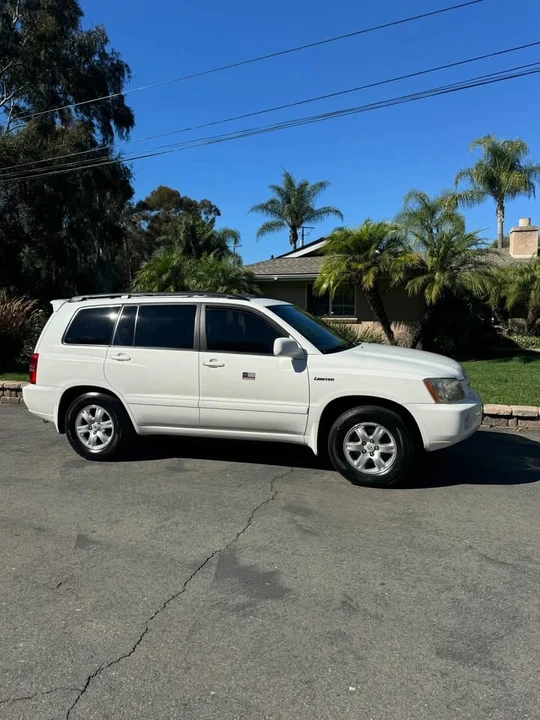 2003 Toyota Highlander - Image 2 of 11
