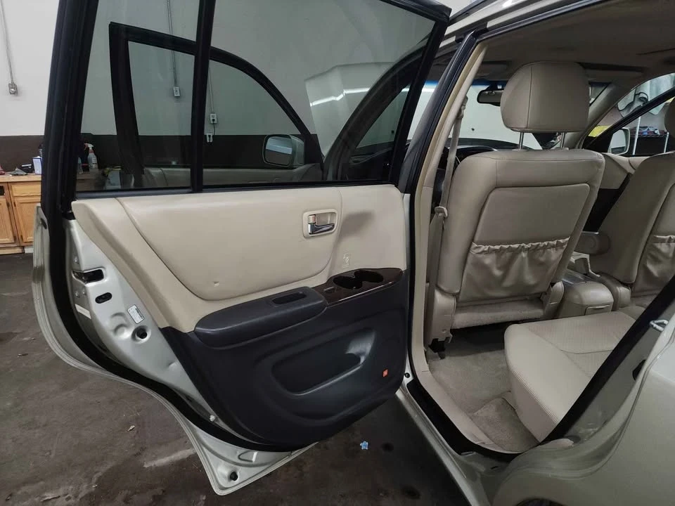2003 Toyota Highlander - Image 16 of 18