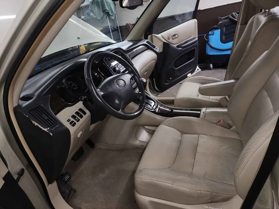 2003 Toyota Highlander - Image 15 of 18