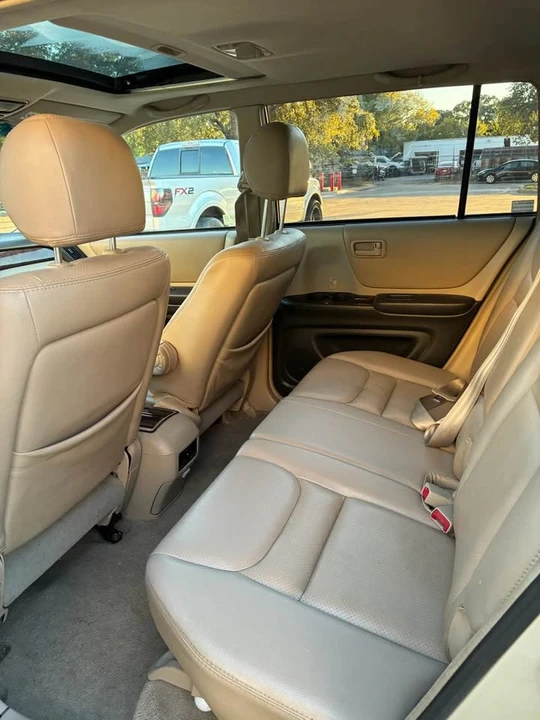 2003 Toyota Highlander - Image 10 of 12