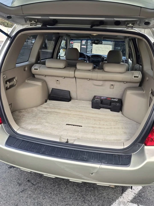 2003 Toyota Highlander - Image 8 of 12