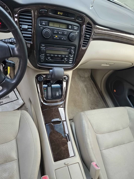2003 Toyota Highlander - Image 9 of 12
