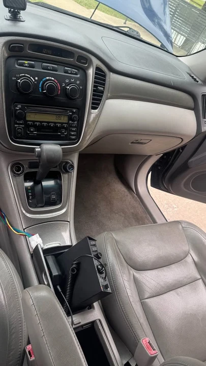 2003 Toyota Highlander - Image 12 of 18